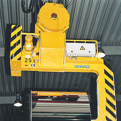 Coil hook with powered horizontal drive unit