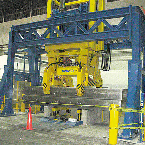 Slab gripper hydraulically