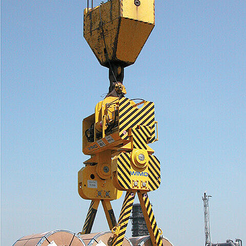 Telescopic coil gripper with hydraulic drive