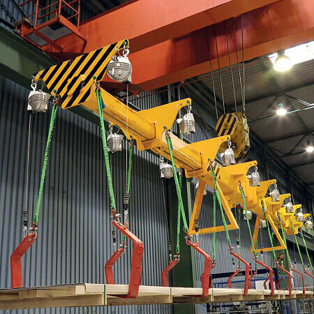 Plattenhaken-Traverse mit Federzügen