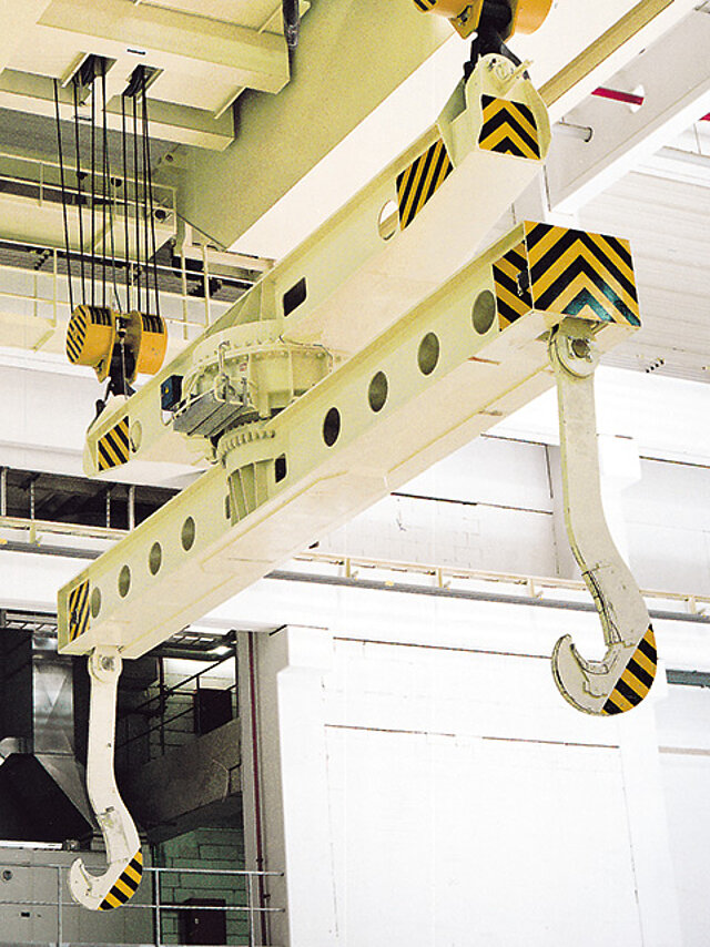 Tambourtraverse mit motorischer Horizontal-Dreheinrichtung