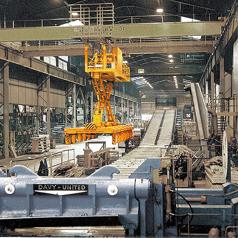 Automatic tongs for slabs and sheets Automatic tongs for slabs and sheets