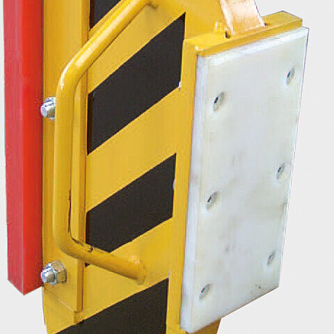 Steel or synthetic approaching plate