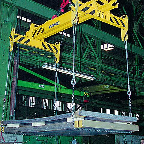 Jib spreader with four suspension shackles Jib spreader with four suspension shackles