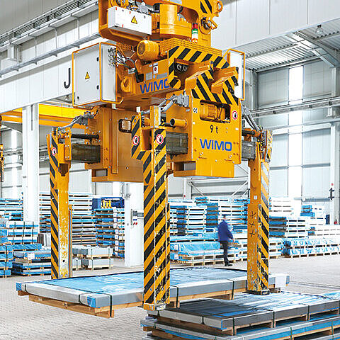 Sheet metal tong with horizontal rotation device