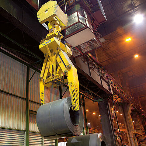 Heavy-duty parallelogram coil tong with hydraulic drive system