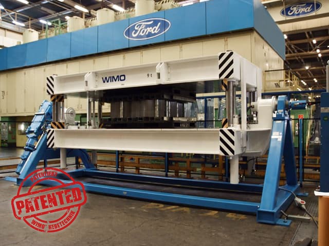 Wendeeinrichtung für mehrere palettierte Platinenstapel (180°)