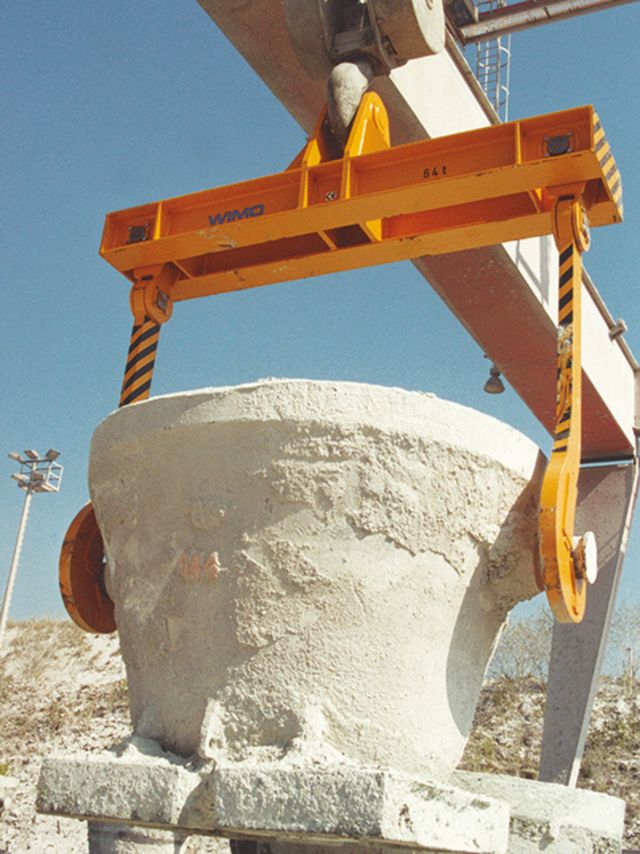 Hakentraverse mit kardanischer Hakenaufhängung