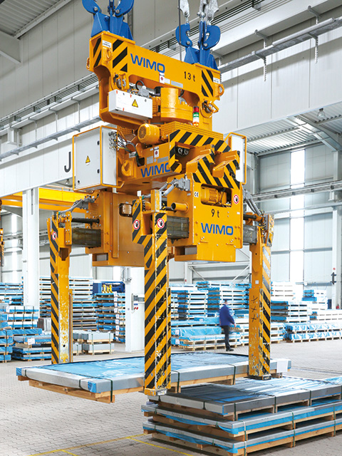 Sheet metal tong with motorised horizontal rotary drive system