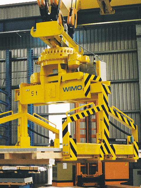 Sheet metal tong with motorised tong arm and horizontal rotary drive unit