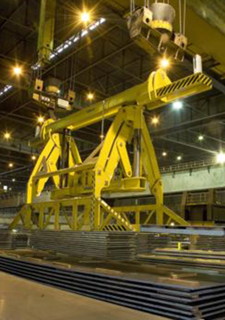 Scissor-type sheet metal tong with motorised tong arm drive system