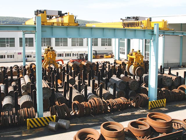 Tong for round steel blocks