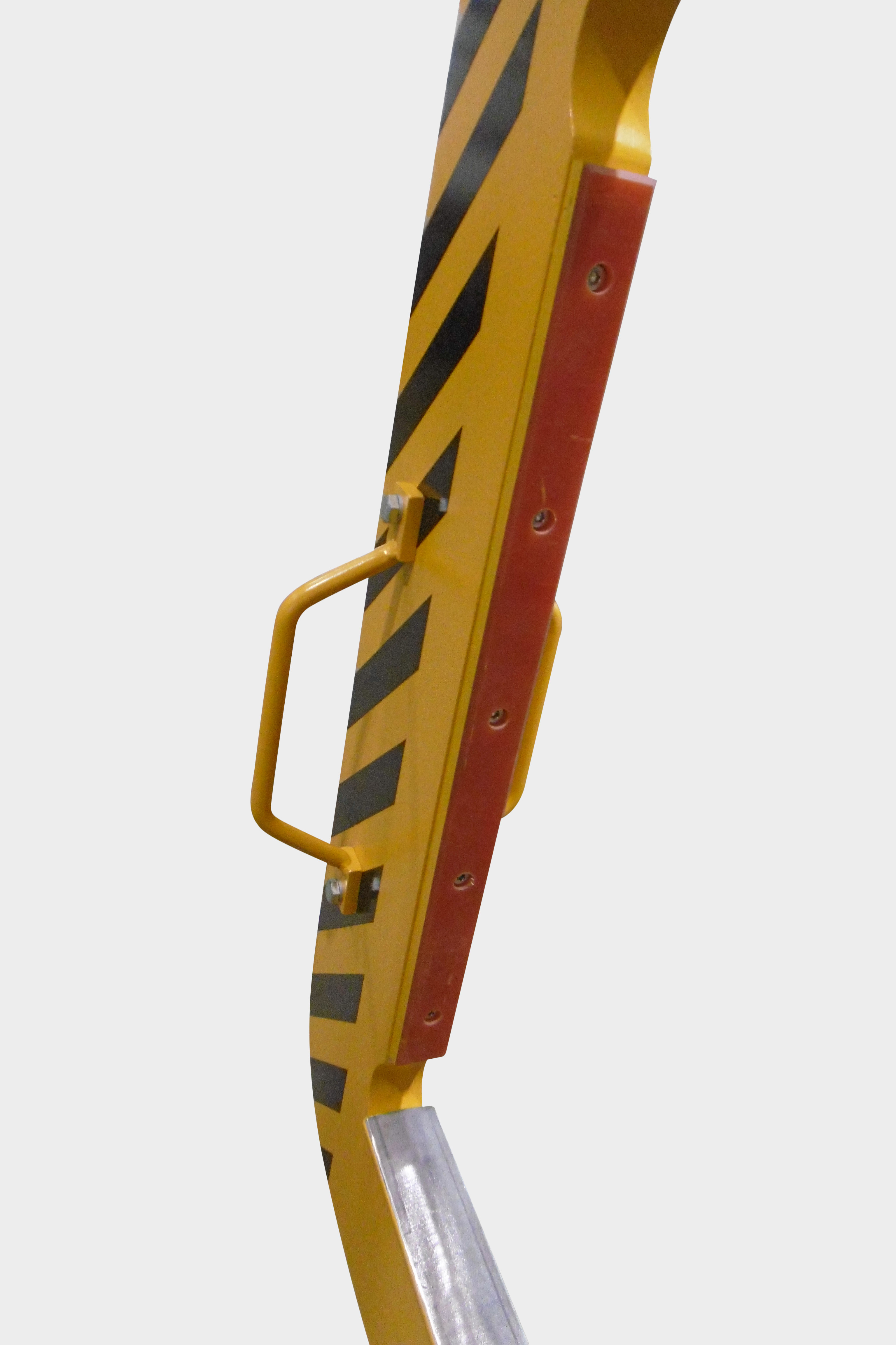 Synthetic approach plate on steel support plate