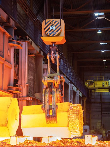 Robust metallurgical plant design with heat protector and reinforced jaw latch
