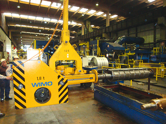 Lifting beams with motorized bob weight